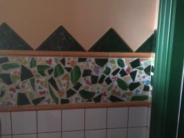 А вот, кстати, моя кухня. Правда, тут не черепки собирали, а били целое...