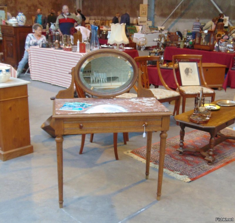 На наших бельгийских фломарктах чего только не увидишь. Да и цены вполне приемлемые. Было бы желание - и Наполеон Третий, и даже Первый. Даже 16-17 век можно купить. Были бы деньги...