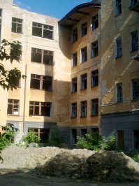 Были мы там в 2011 г. Маргинальных личностей до черта. Дал 2 л. белой чтобы отстали