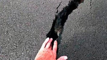 Опа! Оказывается под всей Россией вулкан извергается постоянно! Особенно по весне.