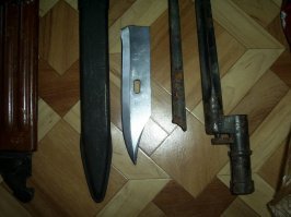 Предположение, но мимо. Так же утилизируются и штыки СВТ (которые сейчас дороже К98 идут некастрированные), мосинские иголки, штыки АКМ и прочее, и прочее, и прочее. Знакомый был на складе г.Алатырь, где ММГ делают, рассказывал как битумоварку во дворе топили ложами СВТ и мосинок. А вынести не разрешают даже винт. 
И потом, культ нацизма начинается не со штыков. Тот же штык Маузера имеет очень обширную историю и географию - Турция и Югославия, Иран и Австрия, Румыния и Чехия и т.д.- это все разные варианты К98го.   
Тут некоторые товариСчи высказались по поводу "мне они даром не нужны".  У нас уже был опыт, когда били буржуйский фарфор разных династий, резали картины, потому что "мещанство нарисовано", гобелены на портянки пускали и т.д. Это ... гм, даже не знаю как сказать... не очень умно, что ли... это часть истории, нравитсяя вам это или нет, и относиться к ней надо как минимум с уважением. Я ж не призываю пускать под пресс всякие sраные айфоны только потому, что мне они не сдались ни на что.