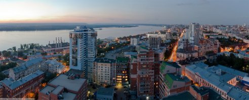 Ну накрапАл ты здесь.

Кому это может быть интересно, кроме тех, кто жил или живет а Самаре?
Я вижу скучный город на великой реке Волге. 

тебе как Маяковскому - за строку платят?
НаписАл много и ниочём.