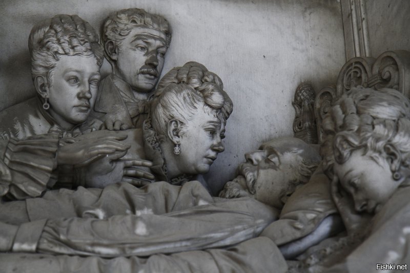Монументальное кладбище Стальено:  ожившие скульптуры 
Даже фото впечатляют