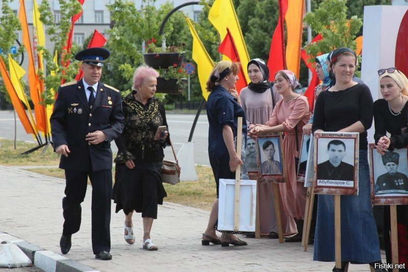 Кто нибудь видит на портретах ветеранов хоть одного с бородой?