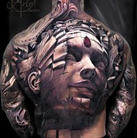 Эх, люди-люди... и что вы нам пытаетесь впарить под видом красивых интересных работ?
Нормальные татуировки для спины выглядят примерно как-то вот так: