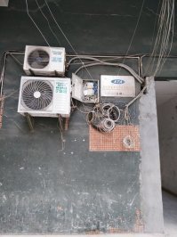 это слаботочка. электрики тут ни при делах.
так что не поседеют.
вообще автор - все как в советских фильмах. закончилось внезапно, чем? пусть собственное воображение дорисует.
кто тебя в  фотографии ограничил ?