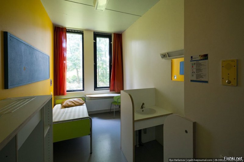 Номер в гостинице Россия
Номер в тюрьме Голландия
