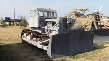 С-100 на холостом ходу половина не работала.