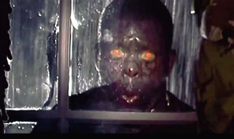 Продавец отбеливателя для белья...