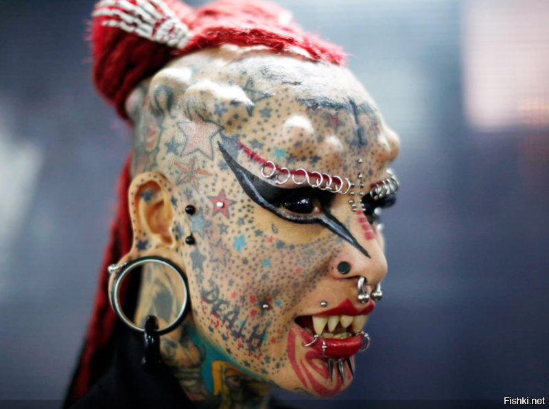 А вот и сестричка....