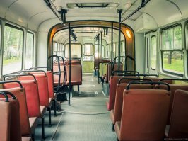 И  Ikarus 180