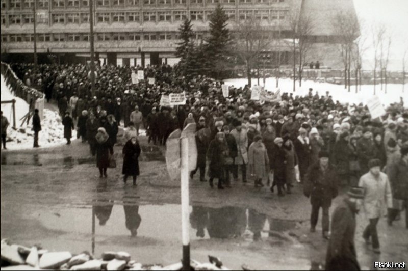 1990 год. Первая забастовка на заводе  Ангстрем  в Зеленограде.Прошло 28 лет...