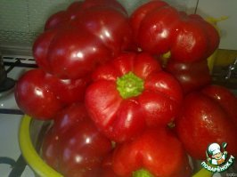 А "ратунда" - это подвид болгарского перца или всё же отдельный сорт? По вкусу сильно отличаются...