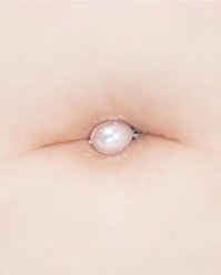 Ким Кардашьян критикуют за незатейливый и «завистливый» плагиат стиля Шер