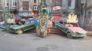 На всякий случай, мало то не рассмотрел за 2 раза