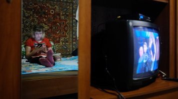 Ну так по мобильника походу. Хотя радиостанция с хорошей антенной понадежнее будет.