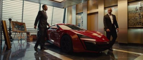 В фильме "Форсаж 7" некий прЫнц держал свой супер-пупер автомобиль у себя дома, на самом верху небоскрёба. Этот моцик из той же серии: держать подальше от всех... 
P.S. Отсюда вывод: нах он такой нужен? Проще его купить в масштабе 1:35 и поставить сразу на полку.