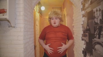 Фото красотки напомнило :