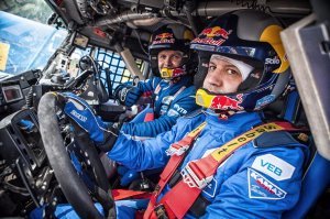 Такие (со старой кабиной с круглыми фарами) уже лет 20 не выпускаются. У них тоже рестайлинги бывают :)
Ну вот это тоже Камаз как-бы :)