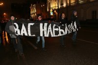 Автомобиль в кирпичной стене: выпускники разыграли директора школы