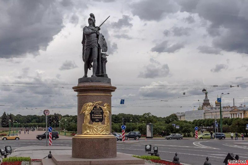 217 лет назад, 17 мая 1801 в В Санкт-Петербурге состоялось торжественное открытие памятника великому полководцу А.В.Суворову - первый в России памятник некоронованной особе.