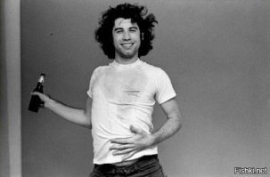 Джон Траволта станцевал в Каннах во время выступления 50 Cent