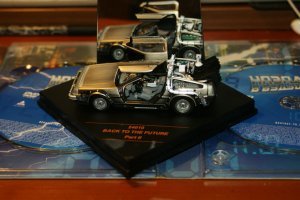 она самая))) ну одноголосый перевод - он же не лицензионный) у меня теперь еще и масштабная модель делориена есть к этим дискам