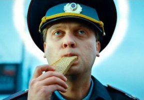 Пара из Статен-Айленда откопала в своем саду сейф с бриллиантами, золотом и деньгами