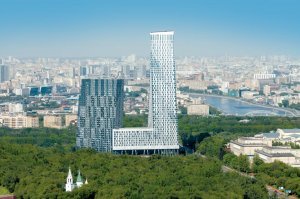 Дочка дипломированный архитектор, работает по специальности. К сожалению на немцев. Я лишь москвич, который сожалеет по своему городу. Я могу сотни таких фотографий вам представить. Кроме как уродство это не называть.