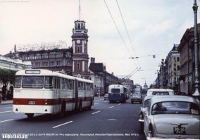 я маленьким застал бело-красные "180". В Средней Азии они долго ходили, в сухом климате не особо ржавели.