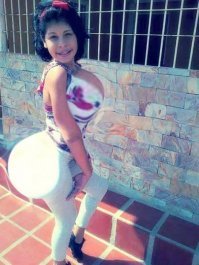 Лучше б лицо подправила ...