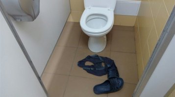 Ничего странного. Просто поднатужился и... улетел