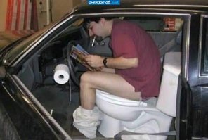 Как справить нужду в автомобиле