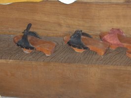 Вот, нарыл фотографию паттенов. Это Голландия, 15 век.