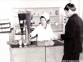 Вот, товарищ, автор, что ты забыл. Конусы. С Соком. Яблочный, Виноградный, и....ТОМАТНЫЙ!!! С ложечкой соли)))