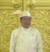 Не принц, но посол.