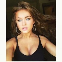 Хрен с ними с "Мстителями". Как вам вот эта дублёрша ?