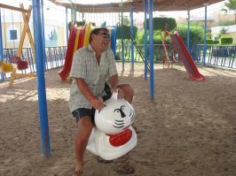 Куда уходит неизвестно, но знаю где играет!