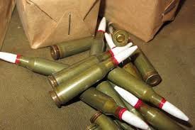 Бывает, в холостом патроне например..