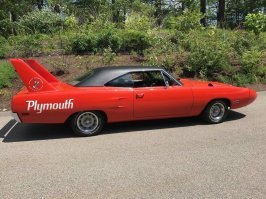 Plymouth Superbird 1970: интересный автомобиль