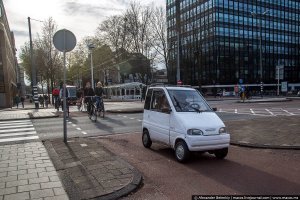 Canta   микроавтомобиль-мотоколяска для инвалидов, который выпускает нидерландская фирма Waaijenberg. Для управления этими мотоколясками не нужны права обычного образца, но требуется специальный сертификат. Ширина мотоколяски Canta меньше 1,10 метров, поэтому, в соответствии с нидерландскими правилами дорожного движения, на них можно ездить по велосипедным дорожкам.