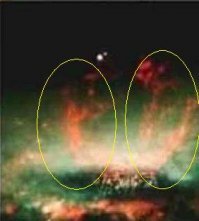 Тут Бог и Дьявол в шахматы играют (фигура слева склонилась над доской, фигура справа следит за оппонентом). 
Всё ж очевидно :)