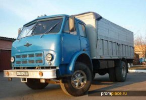 А то что шасси переднее от МАЗа не видите, а заднее от КАМАЗа, передний мост не ведущий и характерная завалка как у МАЗа 500.  Все байки и репутация - это о 608,
насколько я понял он собирался на агрегатах от которых отказался ЗИЛ т.е на базе старой модели. КАЗ-4540 передовой (инновационный), специально разработанный для сельхоза, разработанный в НАМИ, во многом унифицированный с КАМАЗом, с идеальной развесовкой по осям, проходимость, кузов и прицеп с выгрузом в три стороны и.т.д., реализация конечно подкачала и действительно у завода были проблемы с качеством, но грузовик крутой, интересный и красивый.