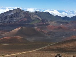 Из моих, вулкан на острове Мауи и Большой Каньон.