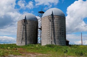 Мне всегда казалось что это силосная башня а не элеватор.