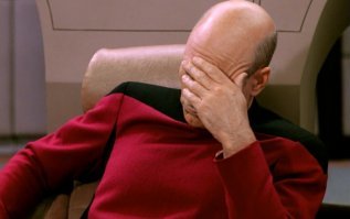 Авария дня. В Республике Коми Рено Логан на большой скорости влетел в столб