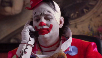 Французский фильм с Бельмондо "Ограбление" и ремейк 1990 года с Бюрреем "Быстрые перемены".