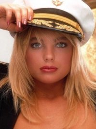 хотя и после революции тудой бежали...(ц)

первыми были хохлы-подданные Австро-Венгрии, из Галиции и Буковины) В 1891-ом году, вроде. А скоро и наши, русские духоборы появились в Канаде. Кстати: первыми хохлоканадцами были Филиппов и Елиняк. Праправнучка этого Елиняка сыграла в "Осаде" с Сигалом.