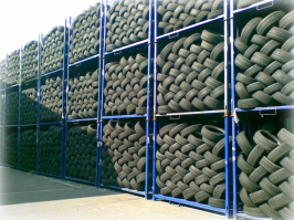 Картинка для  особо тупых. На складах они лежат именно так, если нет полок, где они могут стоять на полке прямо.