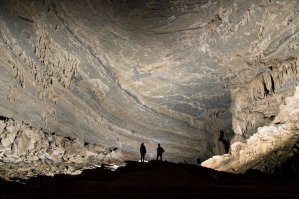 Гигантская пещера Мяо может спокойно вместить четыре египетские пирамиды